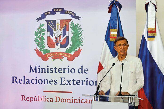 Canciller Roberto Álvarez solicita a Rusia respaldar misión de paz en Haití