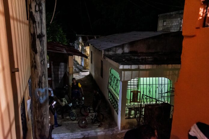 Encuentran sin vida a un bebé en Villa Mella; madre huyó del lugar