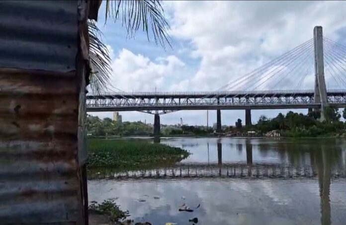 Residentes de Las Lilas y Rivera del Ozama denuncian bajas ofertas por sus viviendas ante proceso de desalojo