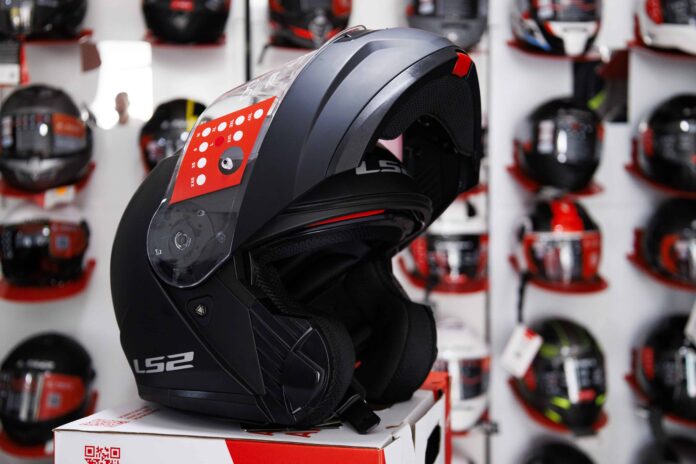 Proponen casco “homologado y tropicalizado” para motoconchistas y deliveries en RD.