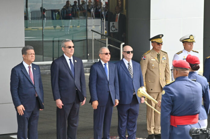 Abinader y expresidentes dominicanos solicitan a la ONU intervención urgente en Haití.