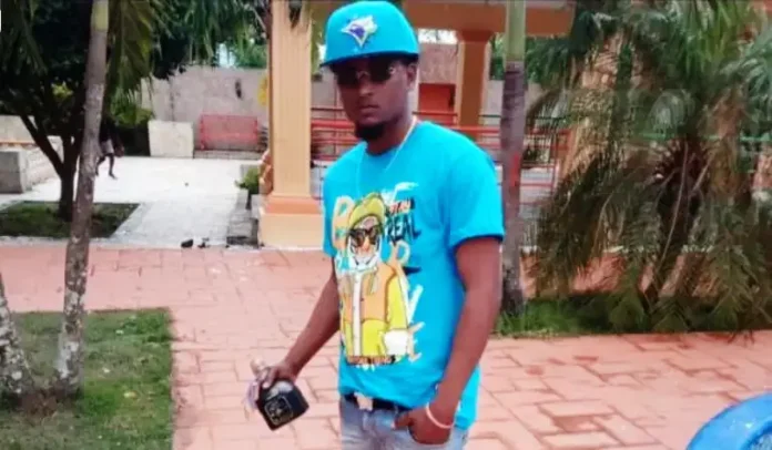 Investigan muerte de joven tras riña con arma blanca en centro de diversión en Hato Mayor.