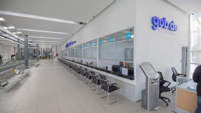 Gobierno modificará horarios en instituciones públicas para descongestionar el tránsito en Santo Domingo.