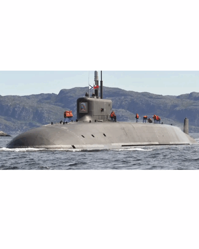 Ataque submarino provoca daños graves en el puente de Crimea, según autoridades ucranianas.