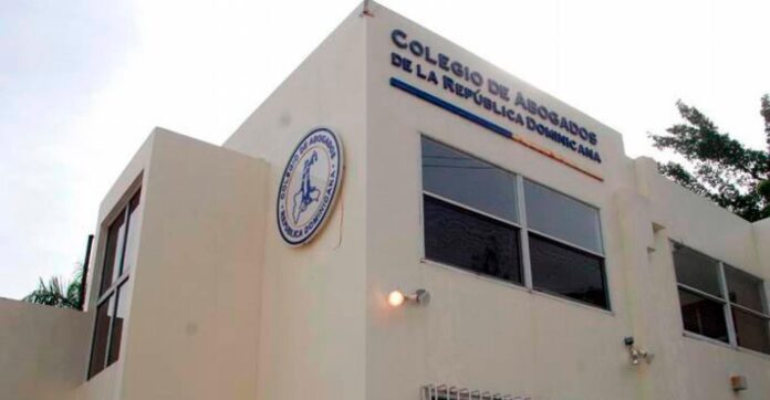 Colegio de abogados rechaza presiones contra jueza del caso Jet Set y defiende independencia judicial.