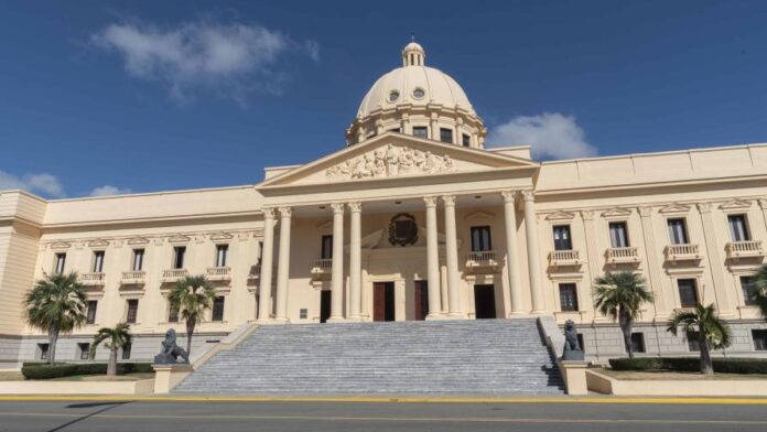 Gobierno contrata firma estadounidense para asesoría en crisis haitiana y relaciones con EE. UU.