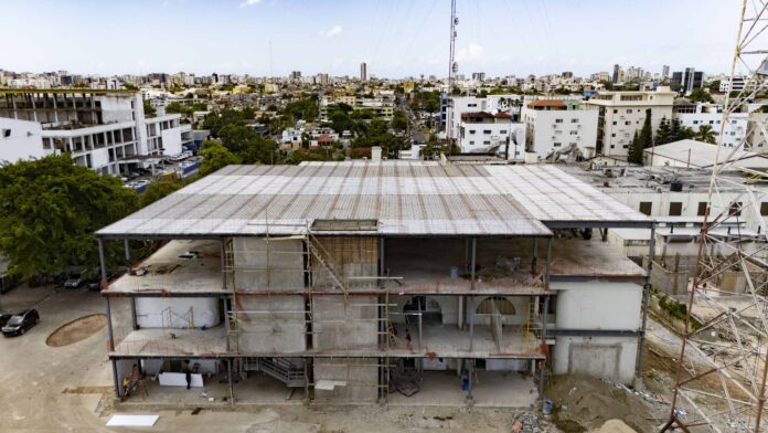 Pasaportes se trasladará al antiguo edificio de Teleantillas por contrato de USD 5.9 millones con opción a compra