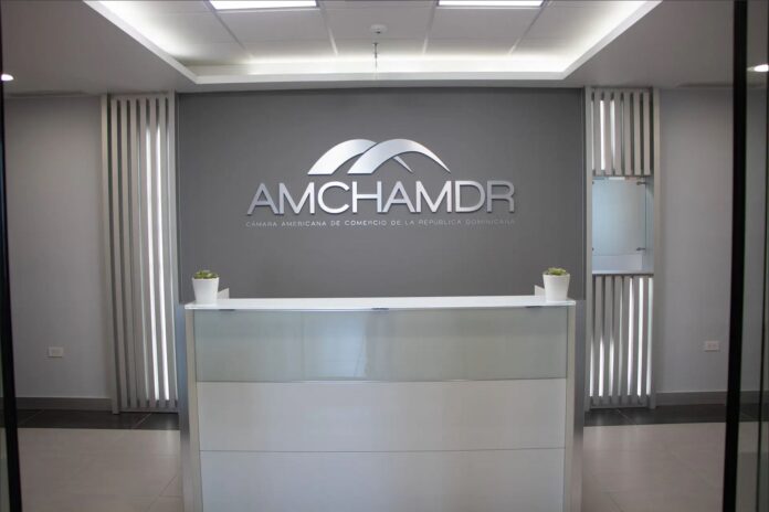 Cámara Americana de Comercio advierte sobre riesgos económicos del proyecto que modifica ley de residuos sólidos