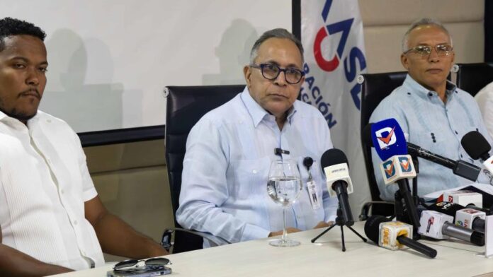 CAASD lanza “Plan Zona” para atender fugas de agua y drenajes en tiempo récord.