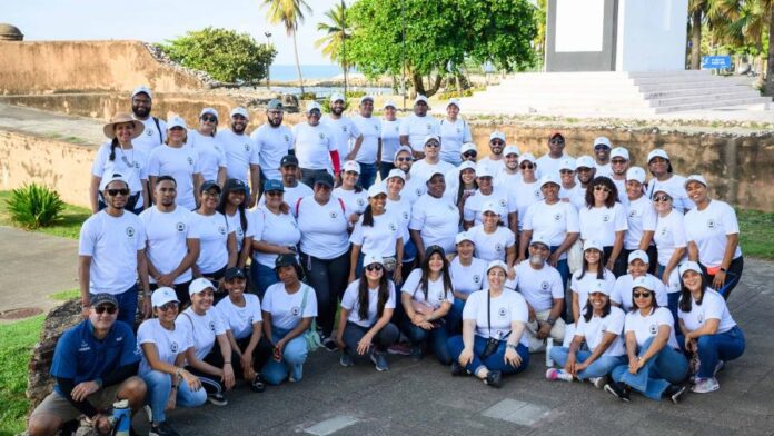 Voluntariado Crecer retira más de 4,650 libras de basura en Playa del Fuerte San Gil.