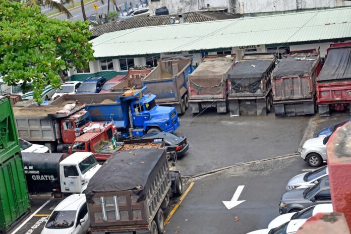 Medio Ambiente y SENPA intensifican lucha contra explotación ilegal de recursos en Peravia y San Cristóbal.