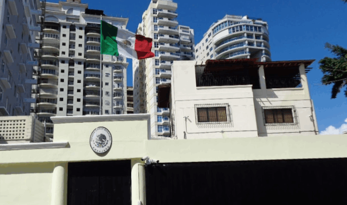 Consulado de México en RD enfrenta denuncias por mal servicio, venta de citas y alta tasa de rechazo de visas.