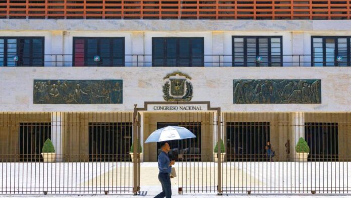 Congreso celebrará legislatura extraordinaria para concluir aprobación del Código Penal.