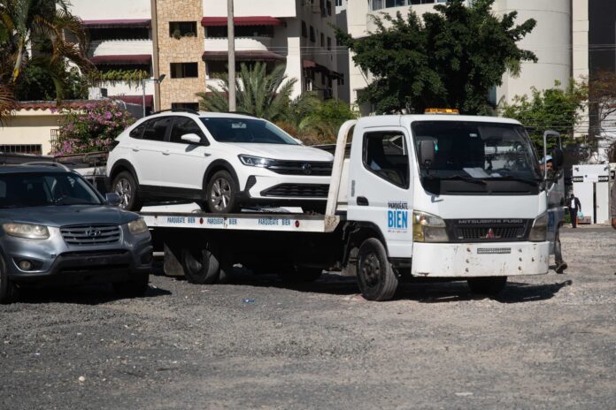 Fideicomiso Público defiende legalidad del cobro de RD$4,000 por remolque y custodia de vehículos mal estacionados