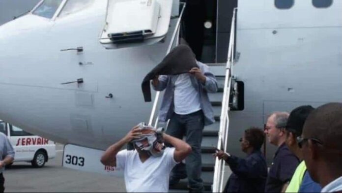 Arriba nuevo grupo de dominicanos deportados desde EE. UU.