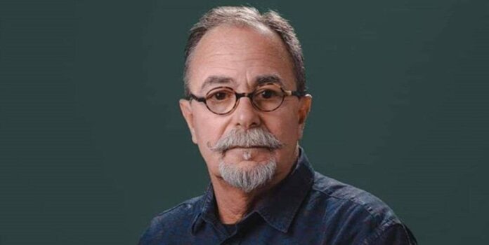 Ricardo Ripoll enfrenta campaña de descrédito tras denunciar intereses industriales en defensa del foam.