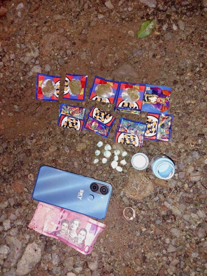 Hombre muere tras recibir múltiples disparos en La Vega; autoridades investigan el caso.