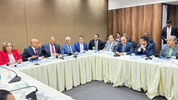 Comisión bicameral aprueba informe del nuevo Código Penal; proyecto avanza hacia el Senado.