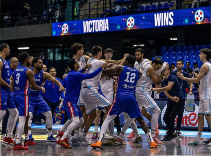 FIBA sanciona a jugadores de República Dominicana y Argentina tras incidentes en clasificatorio de la AmeriCup 2025
