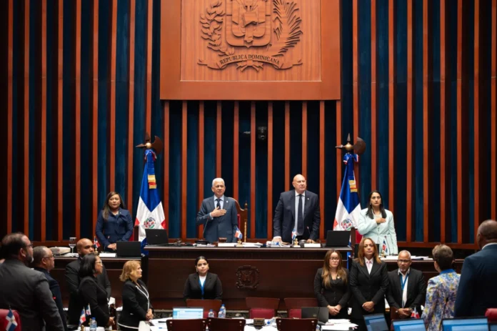 Senado remite a Comisión Especial proyecto que modifica el Código de Trabajo.