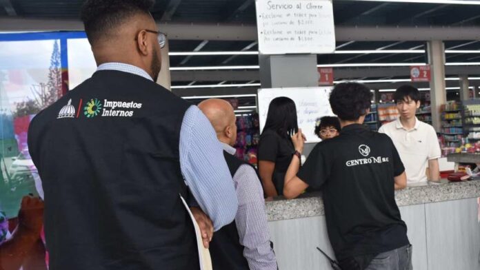DGII y Aduanas ejecutan operativos en comercios nacionales y de capital chino