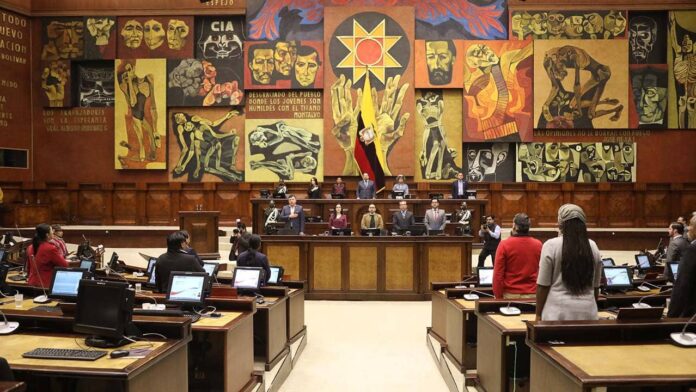 Asamblea de Ecuador aprueba reforma que elimina financiamiento público a partidos y propaganda electoral