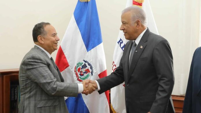 Alberto Caminero juramentado como nuevo director de prensa del presidente Abinader.