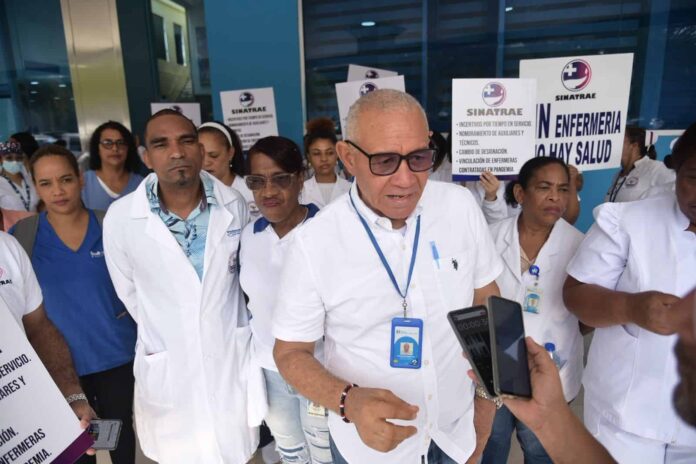 Enfermeras del hospital Cabral y Báez suspenden labores por reivindicaciones laborales