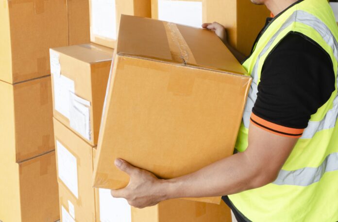 Imponen nuevo cargo de US$0.12 por libra a importaciones vía courier para cubrir inversión en almacén de Aerodom