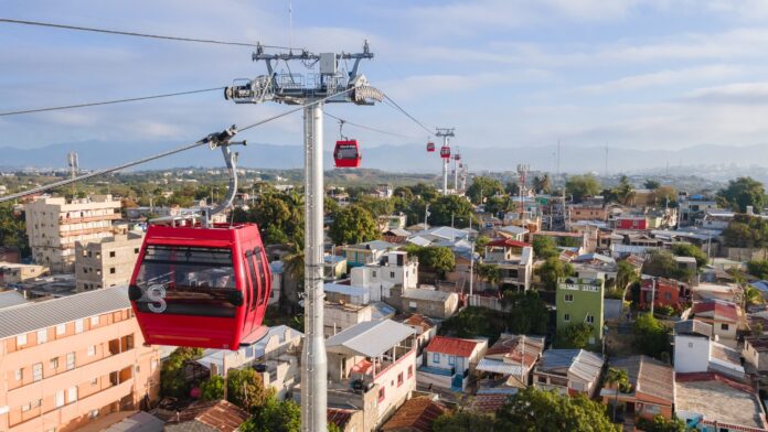 Falla técnica obliga a detener el teleférico de Santiago 🚡