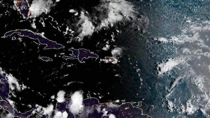 Indomet pronostica lluvias fuertes y mantiene cinco provincias bajo alerta