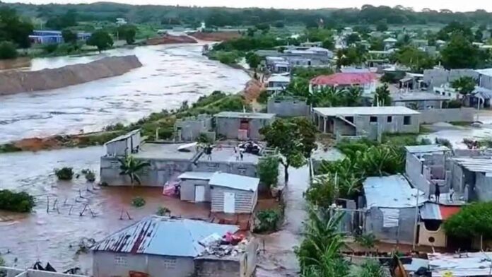 Crecida del río Masacre provoca inundaciones en Juana Méndez y afecta canal haitiano