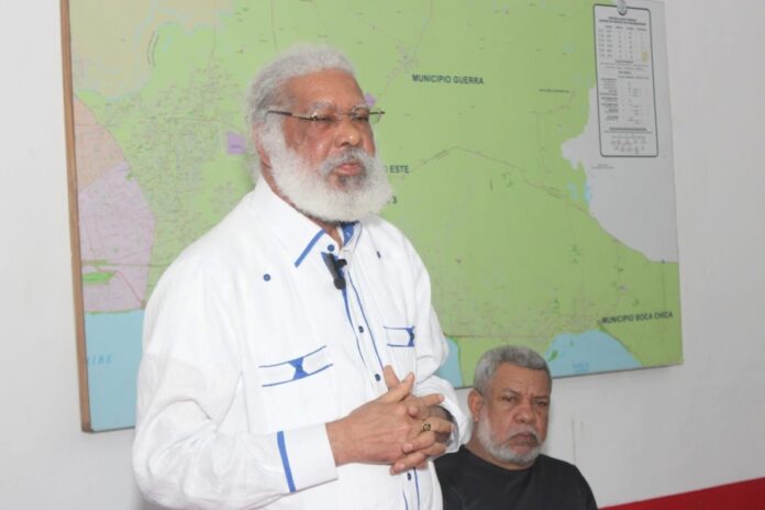 Juan Hubieres denuncia presunto subsidio de 30 mil millones a grandes empresas