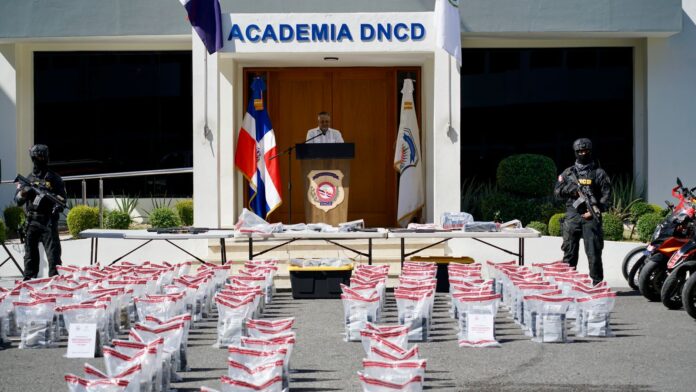 Ministerio Público y DNCD incautan 643 paquetes de cocaína en la Operación Leopardo