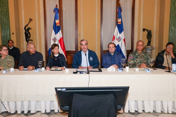 Abinader mantiene cierre de labores en 12 provincias por efectos de la tormenta Melissa