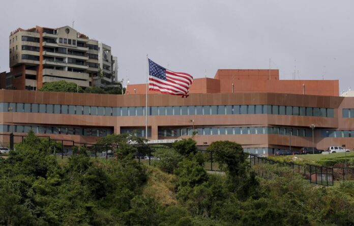 Venezuela notifica a EE. UU. sobre presunta amenaza de explosivos en su embajada en Caracas