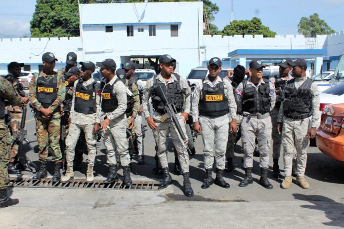 Jueza del Tribunal Constitucional plantea habilitar el voto para militares y policías