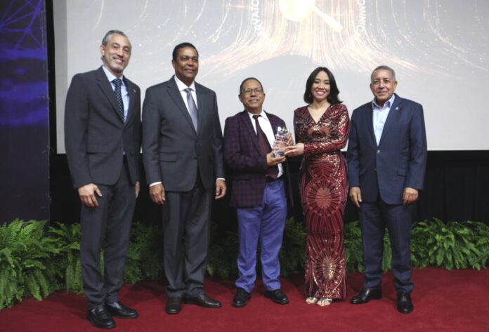 Observatorio de Medios Digitales reconoce a destacados profesionales en el Premio Nacional de Periodismo Digital 2025