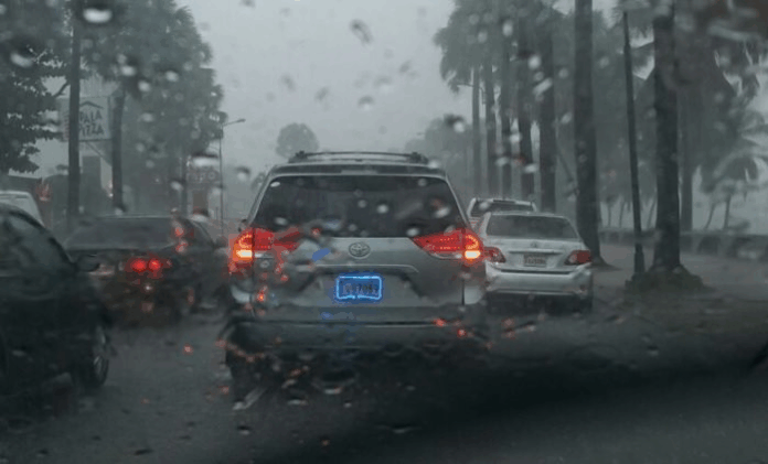 Dos vaguadas generan lluvias aisladas en distintos puntos del país este jueves