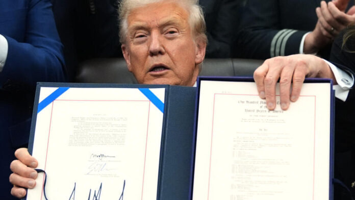 Trump pone fin al cierre de Gobierno más largo en la historia de EE.UU., aunque solo hasta enero