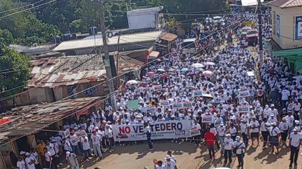La Cuaba marcha contra la instalación de un vertedero; comunitarios prefieren ser zona ecoturística