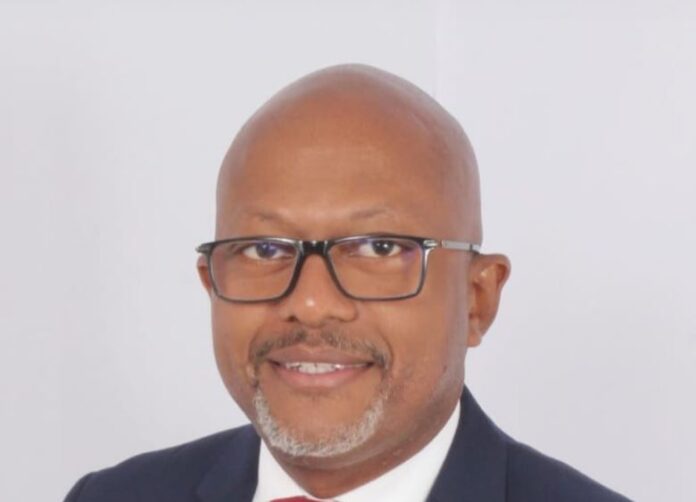 Presidente del Colegio Médico se opone a retiro de carnet a doctores involucrados en caso SeNaSa