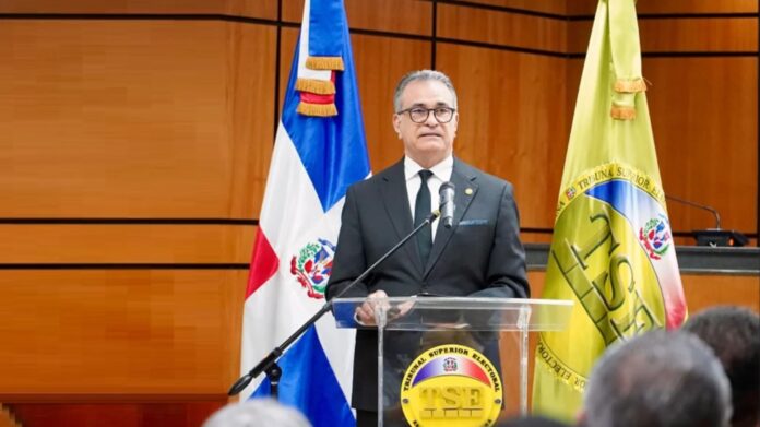 Ygnacio Camacho es ratificado como presidente del TSE