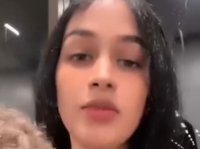 Madre dominicana reconoce error en denuncia sobre impedimento migratorio en AILA