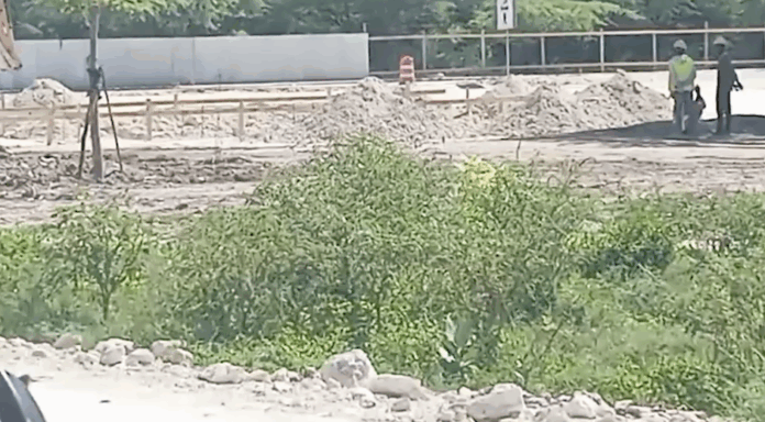 Supuesta apropiación irregular de terrenos en Pedernales genera preocupación comunitaria