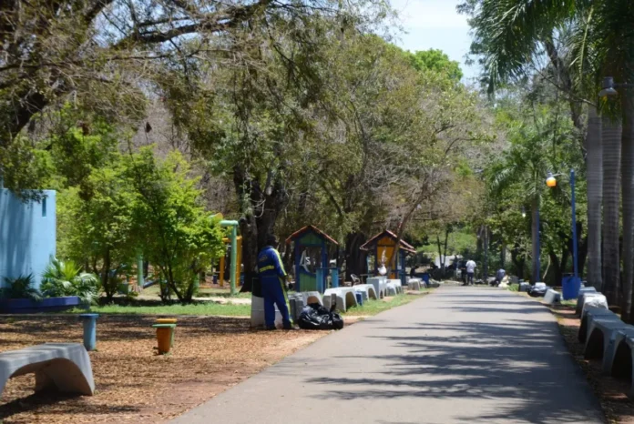 Alcaldía DN explica condiciones para uso de juegos de mesa en el Mirador