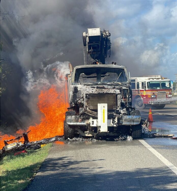 Camión grúa se incendia en autovía del Este