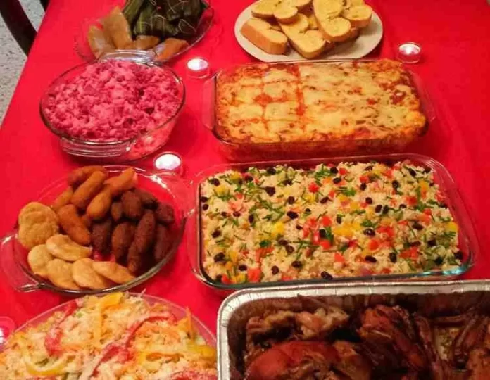 El PLD denuncia dificultades económicas para el acceso a la cena navideña en República Dominicana