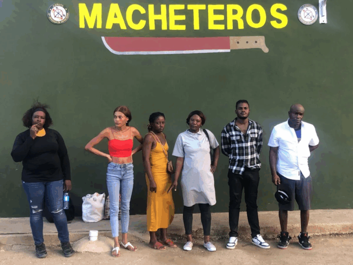 Detienen a conductor que transportaba haitianos indocumentados en un vehículo en Mao, Valverde