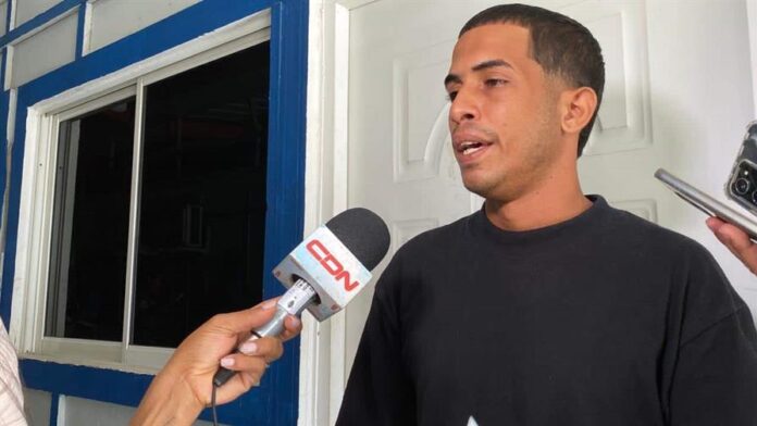 Lo tratan como delincuente cuando busca respuestas por la muerte de su hija